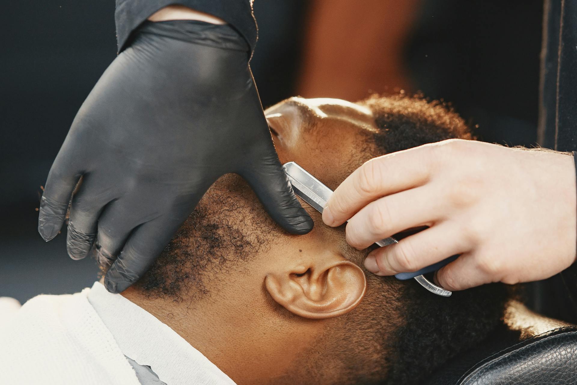 Beard trimming with precision razor